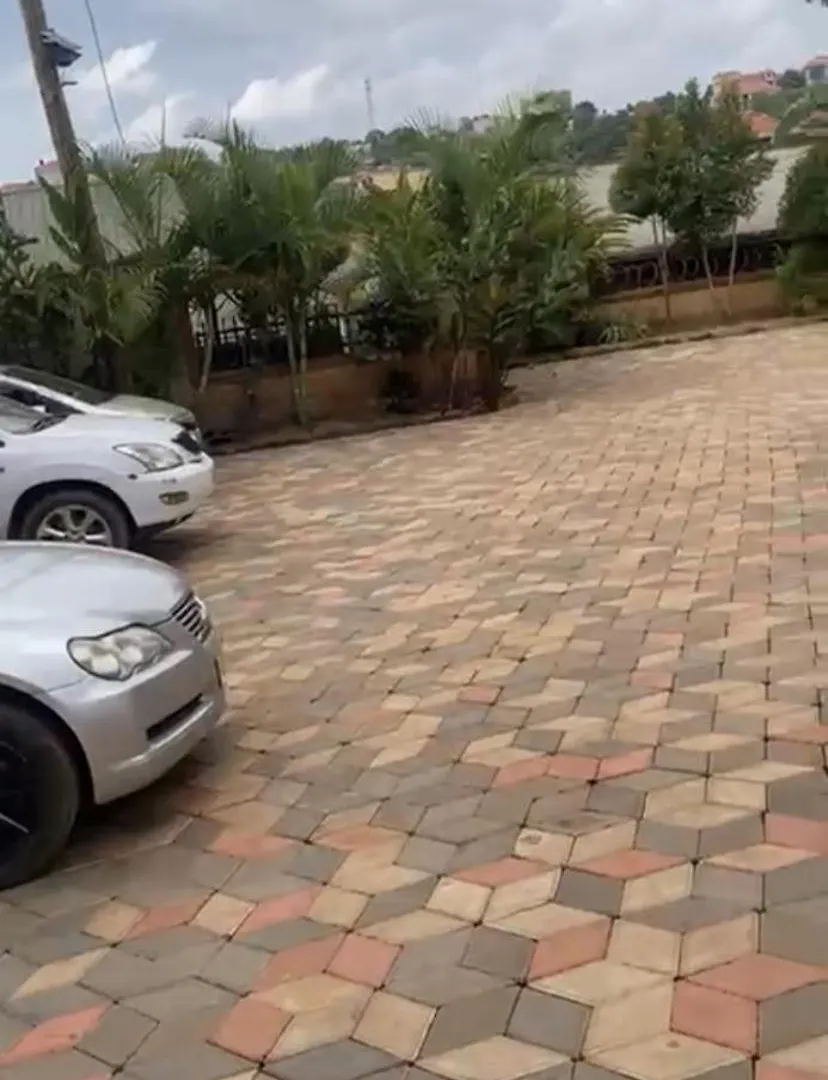 Ash Homes Kampala 0*,  Oeganda